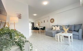 Phaedrus Living Down Town Flat Stephania 302
